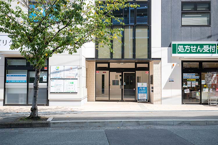 エレベーターで3階にお越しください。